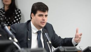 Instagram deleta conta de deputado que xingou Anitta