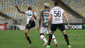 Sport vê saída do Z-4 mais longe, após distância aumentar para cinco pontos, com vitória do Bahia