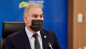 Principal resposta contra Ômicron é vacinação, diz ministro