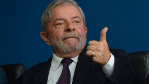 Lula cobra R$ 815 mil da OAS por parcelas de apartamento no Guarujá