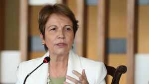 Fertilizantes devem ficar fora de sanções econômicas e comerciais, afirma ministra da Agricultura