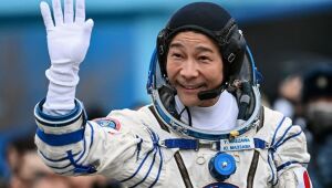Rússia retoma turismo espacial com envio de multimilionário japonês