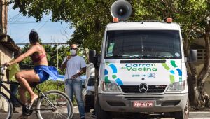 Em 15 dias, Carros da Vacina imunizam mais de 10 mil pessoas contra a Covid-19 no Recife