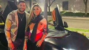 Hulk aluga "carro do Batman" em passeio nos Estados Unidos