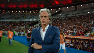 Jorge Jesus abre mão de indenização e apresenta proposta para deixar o Benfica, diz jornal