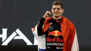 Na última volta, Verstappen vence em Abu Dhabi e conquista título mundial inédito