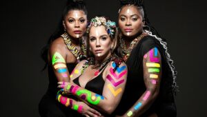 Sob a batuta de Carlinhos Brown, Timbaladies reúne mulheres que já passaram pela Timbalada