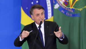 Bolsonaro autoriza aumento de cerca de 33% para o piso de professores