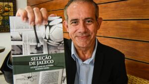 Lucídio José de Oliveira e Roberto Vieira lançam o livro 'Seleção de Jaleco'