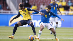 Em jogo com arbitragem conturbada, Brasil empata com Equador