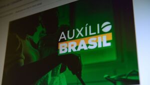 Fila do Auxílio Brasil mais que dobra em dois meses e chega a 1,569 milhão de famílias