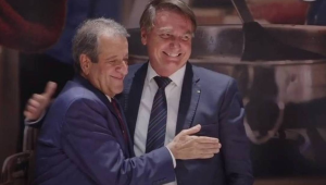 Presidente do PL quer lançar pré-candidatura de Bolsonaro junto com convenção do partido