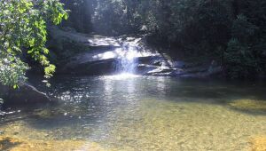 Jovem morre após cair na Cachoeira do Mendanha, na Zona Oeste do Rio