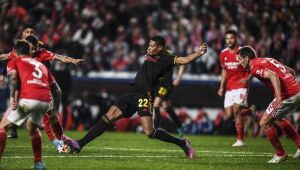 Benfica e Ajax empatam em Lisboa no jogo de ida das oitavas da Champions