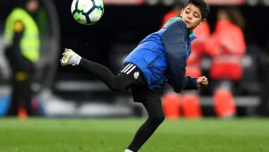 Seguindo os passos do pai, Cristiano Ronaldo Jr é anunciado pelo Manchester United