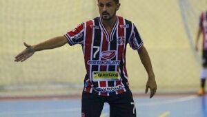 Jogador pernambucano de futsal, que deixou a Ucrânia, acerta com o Santa Cruz