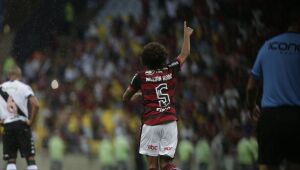 Flamengo repete placar sobre o Vasco e avança para final do Carioca