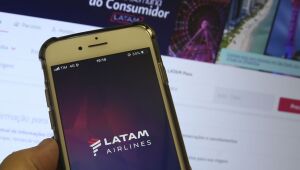 Latam suspende 21 voos nacionais devido ao aumento dos combustíveis