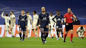 Real Madrid vence PSG de virada e avança às quartas da Champions