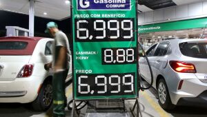 Após anúncio de reajustes, postos no Recife vendem gasolina com preços entre R$ 6,97 e R$ 7,09