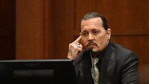 Juíza nega pedido de Johnny Depp para arquivar processo de Amber Heard contra ele