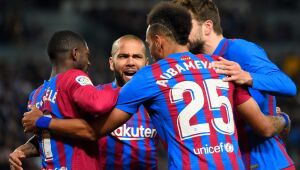 Barcelona vence Real Sociedad e retoma vice-liderança no Espanhol