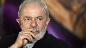 Lula diz que só vai escolher equipe de governo se vencer eleição: "Gera discórdia no time"