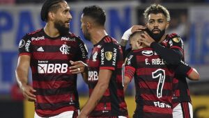 Flamengo vence Universidad Católica e se isola na liderança do Grupo H da Libertadores