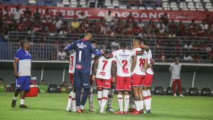 Roberto Fernandes elogia elenco do Náutico e garante "pulga atrás da orelha", após vitória sobre CRB