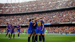 Barcelona recebe o maior público da história do futebol feminino