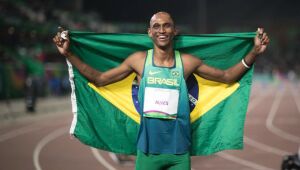 Alison dos Santos é ouro nos 400m com barreiras nos Estados Unidos