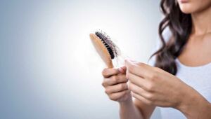 Queda de cabelo nas mulheres é tema do Canal Saúde; ouça