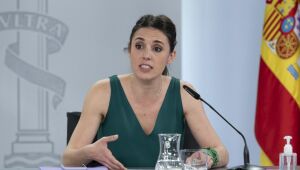Espanha avança na adoção de licença médica menstrual, medida sem precedentes na Europa