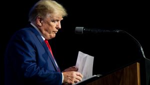 Após massacre no Texas, Trump pede que cidadãos se armem para combater o "mal"