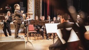 Sob regência do maestro Nenéu Liberalquino, Banda Sinfônica do Recife retorna aos palcos