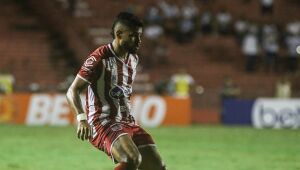 Bryan sai lesionado de jogo contra CSA e preocupa Náutico