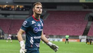 Náutico busca anulação do cartão vermelho de Lucas Perri