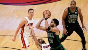 Celtics vencem Heat, fazem 3 a 2 na série e estão a uma vitória da final da NBA