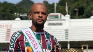 Felipe Melo defende 'não passar mão na cabeça' de Daniel Alves e Robinho: 'Tem que pagar'