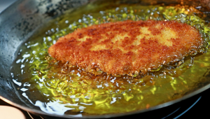 Um mergulho na fritura: confira informações gastronômicas e nutricionais dessa técnica culinária