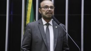 PL contraria orientação do Planalto e indica Lincoln Portela para vice-presidência da Câmara