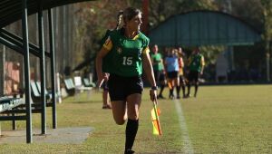 Primeira mulher a representar Brasil na arbitragem da Copa, Neuza Back é auxiliar em Náutico x CSA