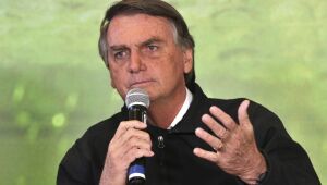 Bolsonaro diz que deve ter sido único líder contrário ao isolamento