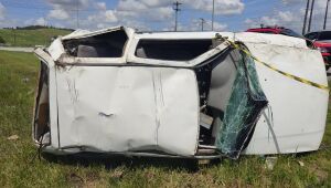 Bebê de cinco meses é arremessado de carro e morre em acidente na BR-408, em São Lourenço da Mata