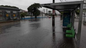 Chuvas em Pernambuco: Duas pessoas morrem vítimas de deslizamentos no Recife