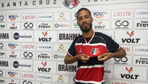 "Tabela ainda favorece muito o Santa Cruz", diz Wescley sobre luta pela classificação na Série D