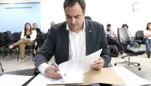 Paulo Câmara assina decreto que define diretrizes para logística reversa de embalagens em Pernambuco