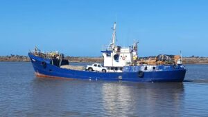 Marinha localiza corpos de dois tripulantes de navio que naufragou em direção a Noronha