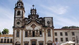 Festa do Carmo interdita faixa da Av. Dantas Barreto, no Centro do Recife