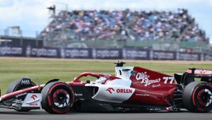 Bottas domina 1ª sessão de treinos livres para GP da Grã-Bretanha